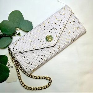 Bandolino Wallet Wristlet White & Gold NWT